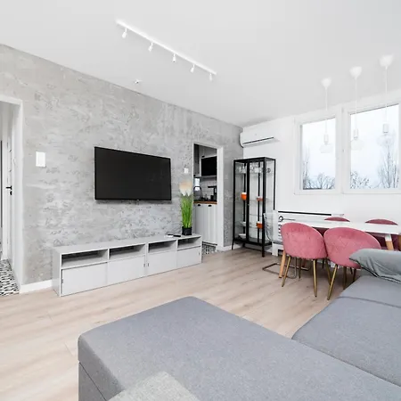 Dabrowskiego Modern By Bookinghost وودج