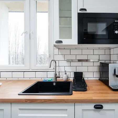 Dabrowskiego Modern By Bookinghost شقة