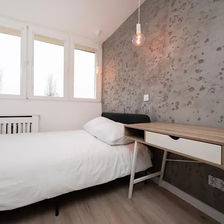 Dabrowskiego Modern By Bookinghost Appartement