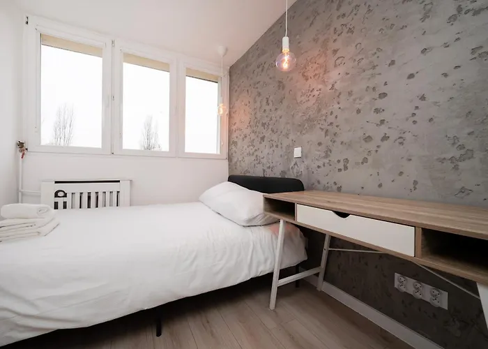 Dabrowskiego Modern By Bookinghost شقة