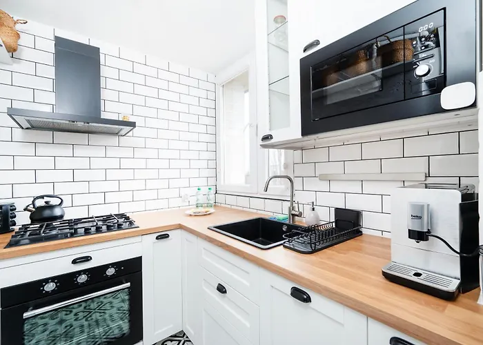 Dabrowskiego Modern By Bookinghost *